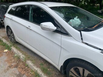 Rozpredam Hyundai i40 1.7 CRDI 2015 automat - 3