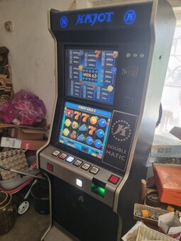 Hraci automat - 3