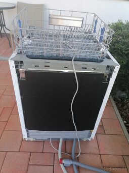 Umývačka riadu Beko - nefunkčná - 3