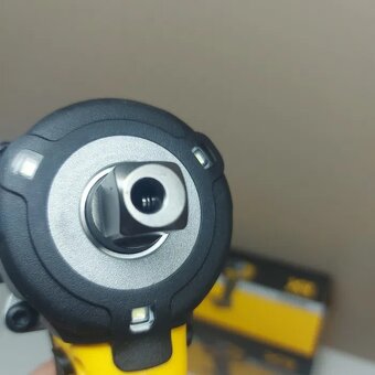Nový rázový utahovák Dewalt DCF922N - 3
