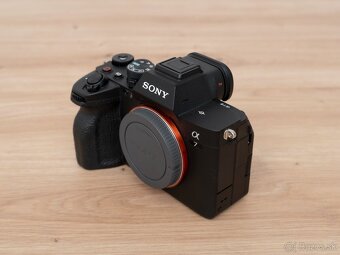 Sony A7IV (telo) - 3
