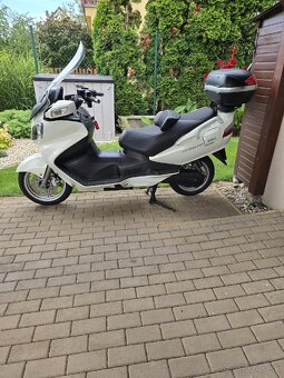Suzuki Burgman 650 - 3