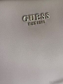 Ružová kabelka Guess - 3