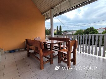 Na predaj priestranný rodinný dom v Ostrihome - 3