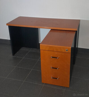 Predám malý pracovný stôl + kancelársky kontajner - 3