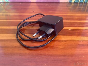 Adaptéry 9V 1A - 3