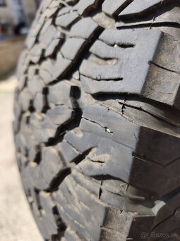 Predám pneu 285/70r17 - 3
