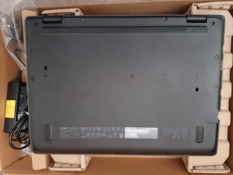 ACER travelmate B3 11.6" + obal - 3