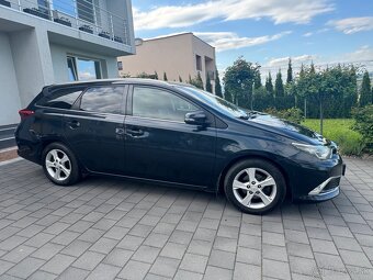 Toyota Auris Touring Sports 1.6vvti automat - 3