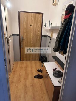 Ponúkam na predaj veľkú garsónku 25m² S.H.Vajanského Nové Zá - 3
