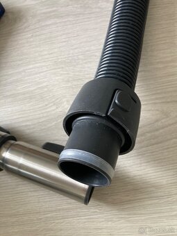 Predám vysávač Elektrolux 600 Clean EB61C4DB - 3