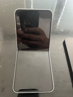 Samsung galaxy Z Flip 6 256GB - 3