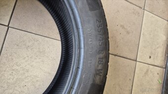 Continental EcoContact 235 45 R18 - 3