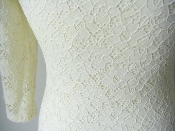 Béžové čipkované šaty - 3