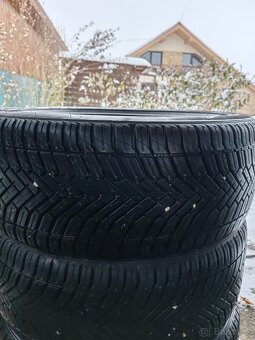 Predám celoročne gumy na auto - 3