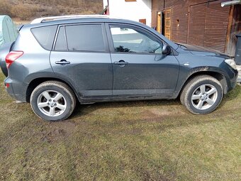 Toyota RAV4 - 3