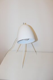 Biela stolná moderná lampa - 3