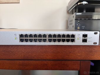 Switch Ubiquiti UNIFI US-24-500W - 3