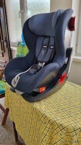 Britax Römer KING II
- 3