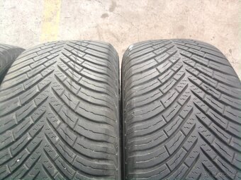 Predam zimne pneu 215/55 R16 Vredestein - 3