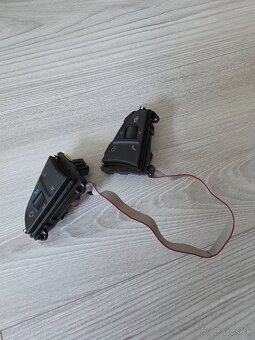 Tlačítka multifunkčního volantu Škoda 5E0919719L - 3