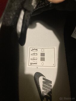 NIKE DUNK LOW BLACK AND WHITE 44.5 - 3