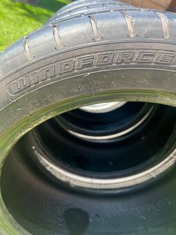 Penu r17, 235/45 - 3