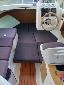 Zníženie ceny. Predám motorový čln Merry fisher 595 - 3