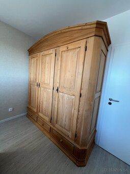 Predám trojdielnu skriňu z masívu - červený smrek - 3