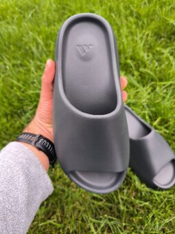 Yeezy Slide Slate Grey 42 - 3