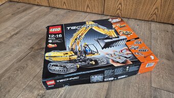 Lego Technic 8043 Motorized Excavator - 3