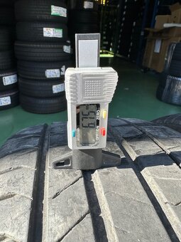 275/40 R22 107 Y XL PIRELLI P ZERO PZ4 PNCS - 3