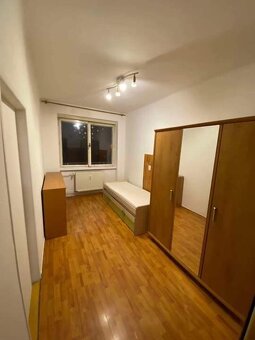 Piešťany nám. SNP centrum 3 izbový byt zariadený - 3