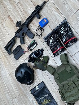 Airsoft výbava – AR-15 QD Platinum (takmer nová) - 3