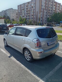 Toyota Corolla Verso - 3