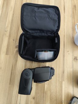 Predám blesk Nikon Speedlight SB-700. - 3