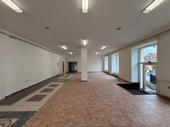 Ponúkame na prenájom obchodný priestor v centre Poprade - 3