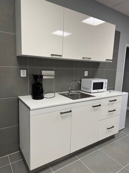 🧹 Profesionálne upratovacie služby – Bratislava a okolie 🏠🏢 - 3