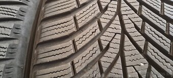 Predám 4ks slušné zimné 225/45r17-94V 2+2modely - 3
