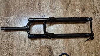 Predam vidlicu Rock Shox 29".
Zdvih vidlice: 140 - 160 m - 3