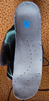 Burton Hail vel. 42 - 3