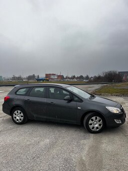 Opel Astra Sport Tour - 3
