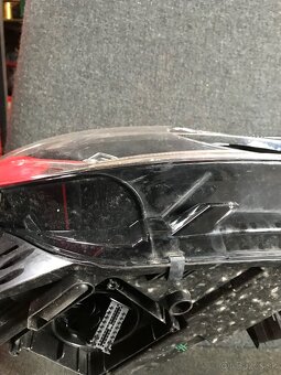 Vw touran 3 pravý svetlomet - 3