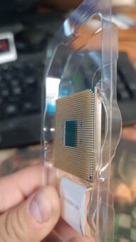 And Ryzen 7 3700 X - 3