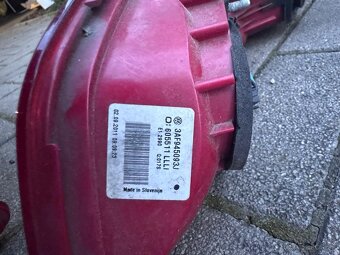 Predám zadné svetlá na Passat b7 combi - 3