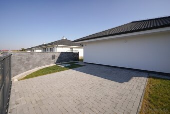 Bungalov 4 izb., blízko hrádze obec Kalinkovo, 534 m2 - 3