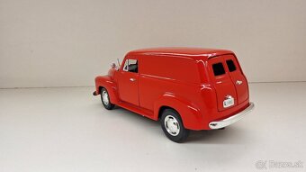 1:18 GMC PANEL TRUCK - 3