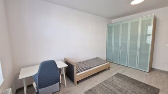 Na prenájom 3-izbový byt na Kollárovom nam. - 3