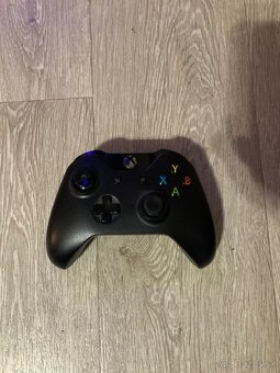 Predám Xbox One 500 GB - 3