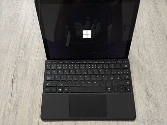 Predám notebook Microsoft Surface GO 3 - 3